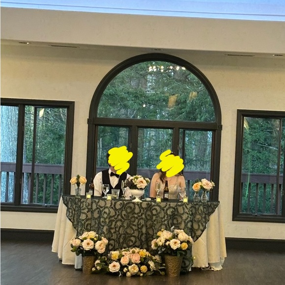 Tablecloth Overlay Set - Picture 4 of 4